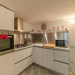 Guesthost - Navona Pretty Apartment